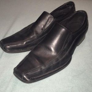 Men’s dress shoes